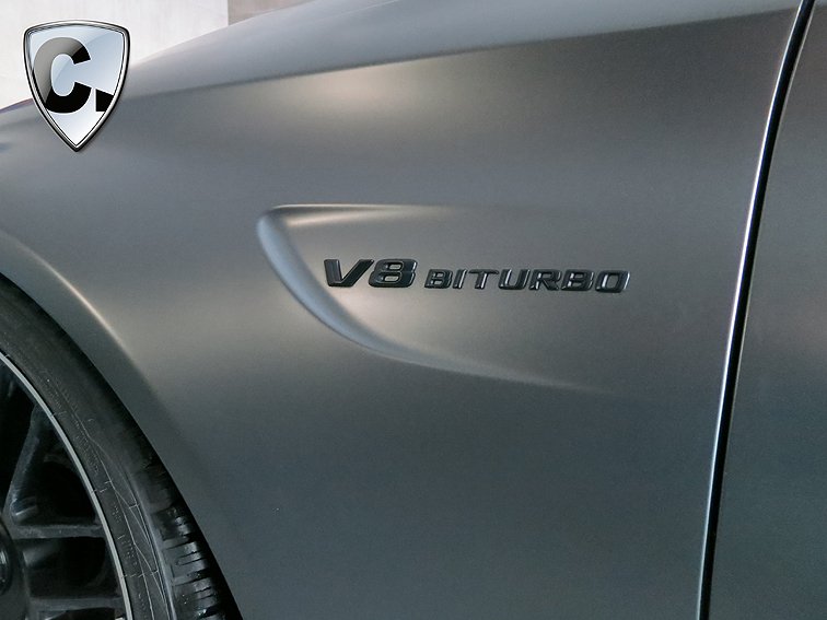 Mercedes C-Klasse W205 Tuning mit einem V8 Biturbo Schriftzug