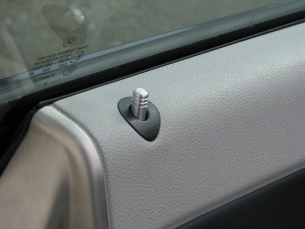Mercedes CLA W117 - Door Lock Pins